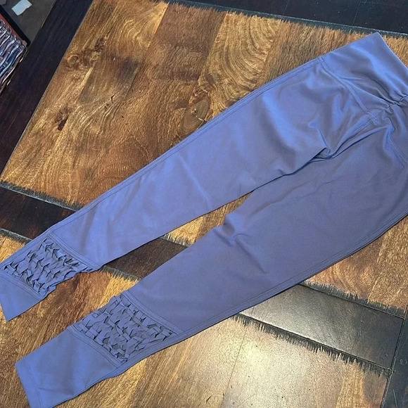 Free people movement leggings with braided detailing on legs. EUC size XS - Picture 4 of 6